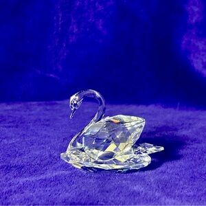 Swarovski Swan Crystal Figurine w Box Clear Faceted Elegant Decor